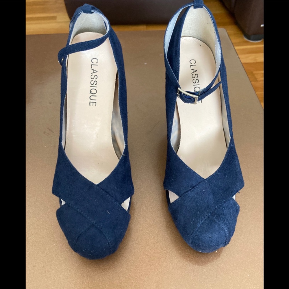 Classique Blue Suede platform heels